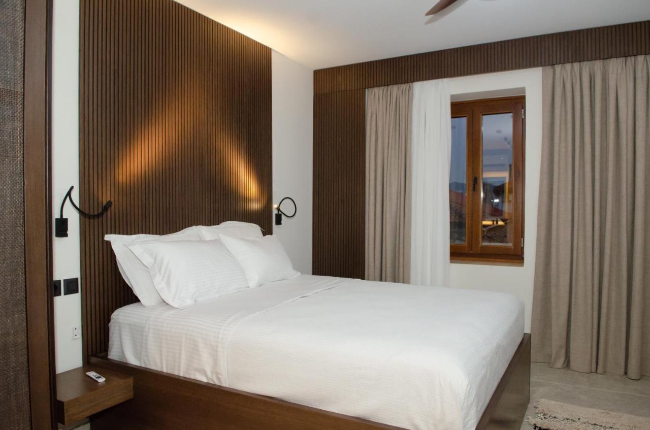 Leone Suites Návpaktos Eksteriør bilde
